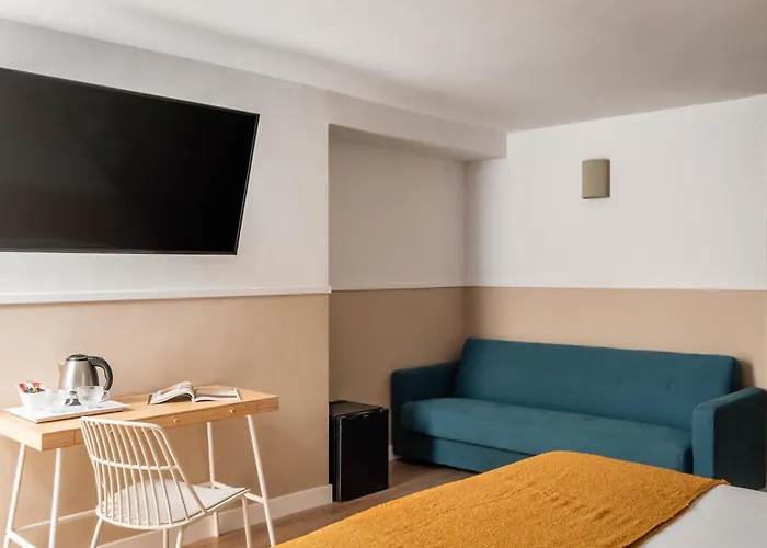 Bypillow House